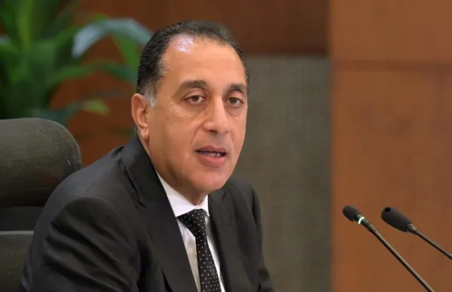 رئيس الوزراء: لا يوجد زيادة فى أسعار الكهرباء حالياً 
