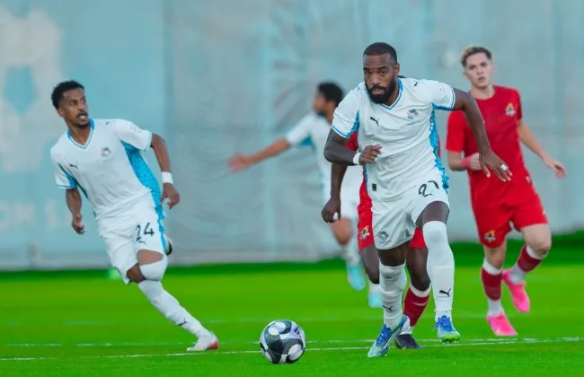 لاكازيت يقود نيوم للفوز على ضمك في الدوري السعودي بمشاركة حجازي 
