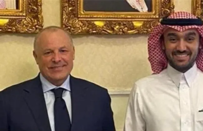 أبو ريدة يهنئ الأمير عبد العزيز بن تركي بعد فوزه برئاسة الاتحاد العربي بالتزكية 