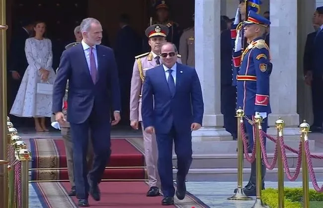 الرئيس السيسى وملك إسبانيا يؤكدان أهمية الحلول السياسية والسلمية للحفاظ على سيادة الدول 