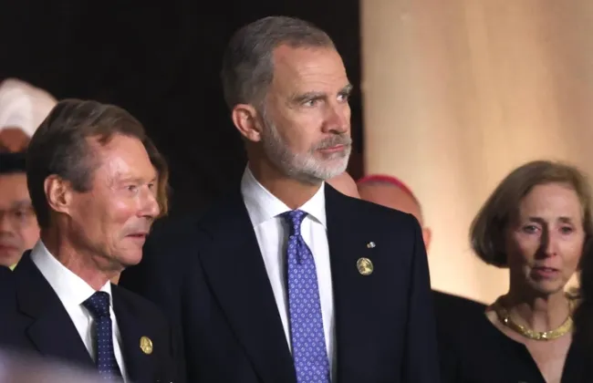 القصر الإسباني يحتفي بمشاركة الملك فيليب السادس في افتتاح المتحف الكبير 