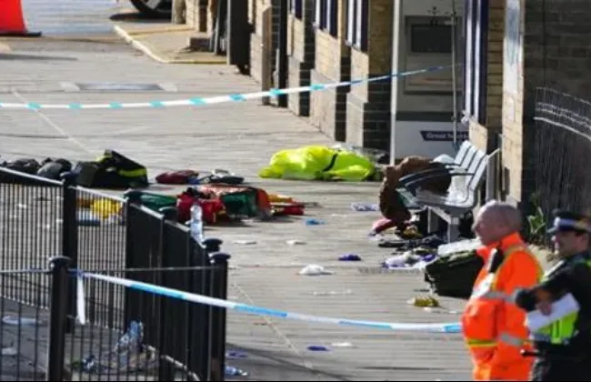   آخر تطورات حادث قطار لندن  ... ركاب ملطخين بالدماء يركضون عبر العربات 