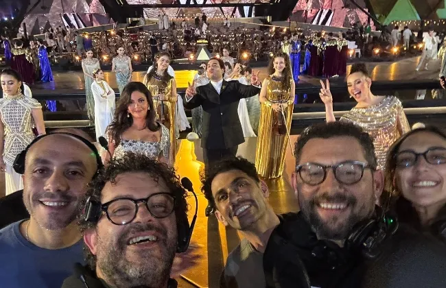 مازن المتجول عن افتتاح المتحف الكبير: أغلقنا كبري بفرنسا وصورنا في معبد باليابان 