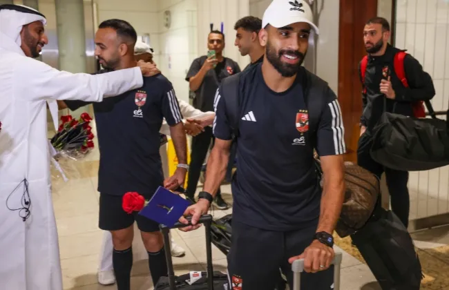 استقبال بالورود لبعثة الأهلي في الإمارات استعدادا للسوبر 