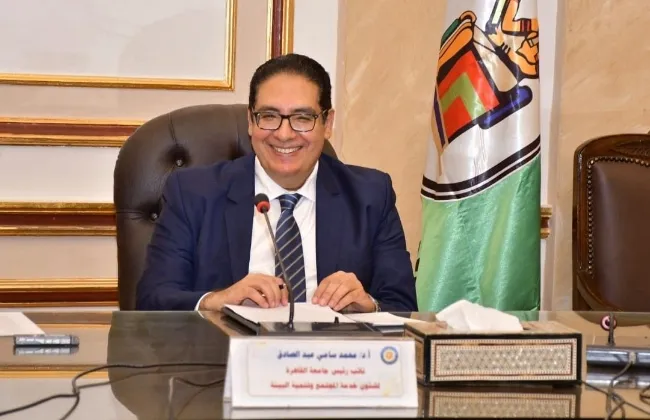 جامعة القاهرة: إعادة الامتحان لطلاب كلية التجارة بعد منعهم من أدائه 