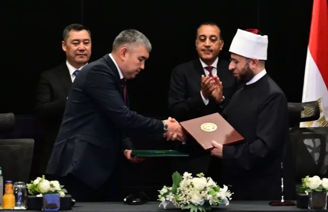 رئيس الجمهورية القيرغيزية ورئيس الوزراء يشهدان توقيع عدد من اتفاقيات التعاون 