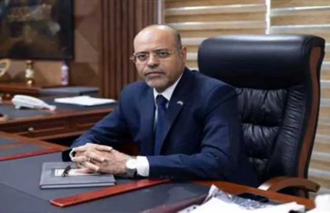 وزير العمل يُقرر إيقاف وإغلاق نشاط 10 شركات إلحاق عمالة مصرية بالخارج 