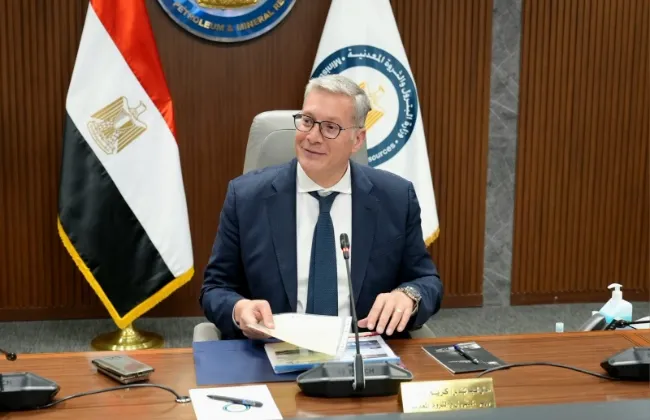 كريم بدوى: عيد البترول محطة وطنية خالدة تجسد مسيرة نصف قرن من الإنجاز والعطاء 