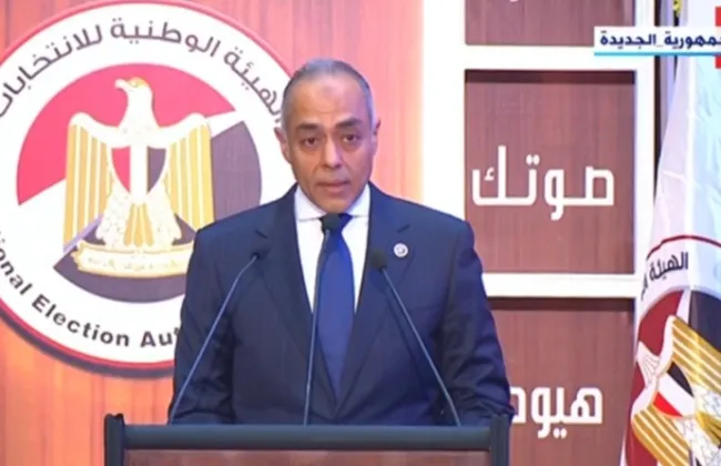 القاضى أحمد بندارى: 105 مقرات بدأت استقبال الناخبين بثانى أيام التصويت بالخارج 