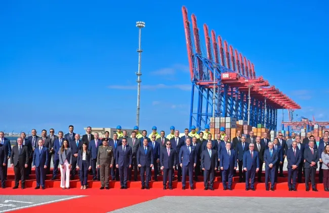 السيسي يفتتح محطات بحرية جديدة بشرق بورسعيد ويؤكد: نمتلك فرصًا كبيرة وعلينا استثمارها