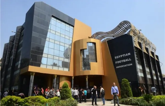 اتحاد الكرة يصدر بيانا رسميا لحفاظ علي حقوقه التجارية