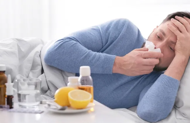 كيف تميّز أعراض الإنفلونزا عن البرد؟ دليل شامل للتعامل معها