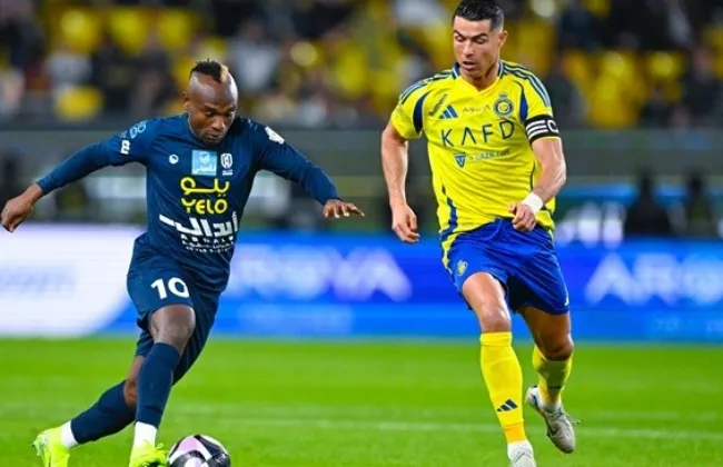 النصر يدك الأخدود بثلاثية رونالدو وفيليكس ويواصل صدارة الدورى السعودى