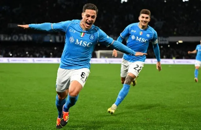 هويلوند يتقدم لـ نابولي بثنائية أمام كريمونيزي فى الشوط الأول