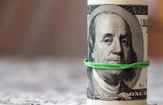 سعر الدولار اليوم يرتفع في البنوك بنهاية تعاملات الأحد