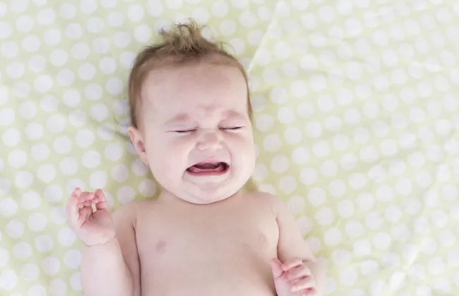 الإمساك عند الأطفال مشكلة شائعة.. حلول طبيعية وآمنة لتخفيف المعاناة