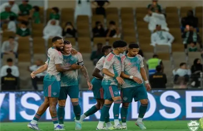 الأهلي يتخطى الفيحاء بثنائية في الدوري السعودي