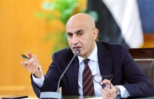 وزارة النقل تنفي امتلاك كامل الوزير أي حسابات على «فيسبوك»