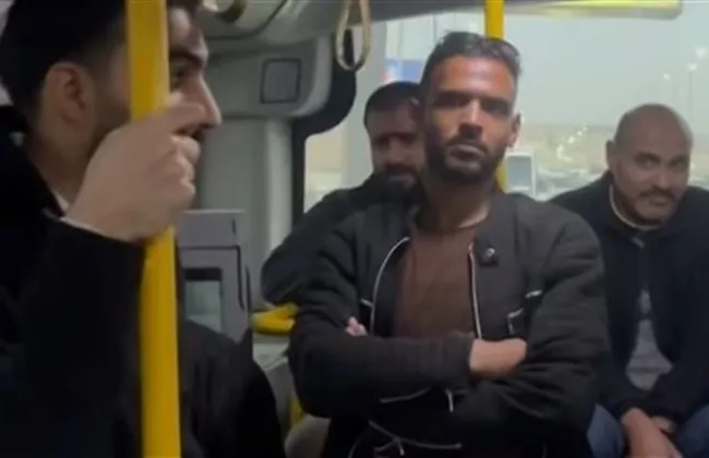 شاهد عيان ينفي واقعة التحرش في الأتوبيس الترددي ويؤكد: لم أرَ اعتداء أو سرقة