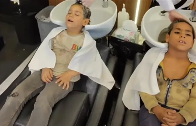 حالة من الفرحة تسيطر على صغيري صفحة مصر كده كده