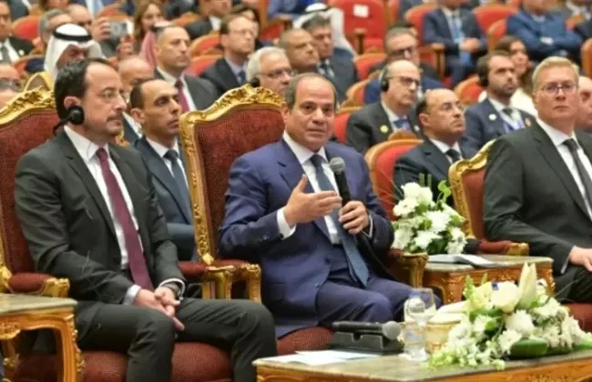 الرئيس السيسي يجري اتصالاً هاتفياً مع رئيس الوزراء المجري المنتخب لتهنئته