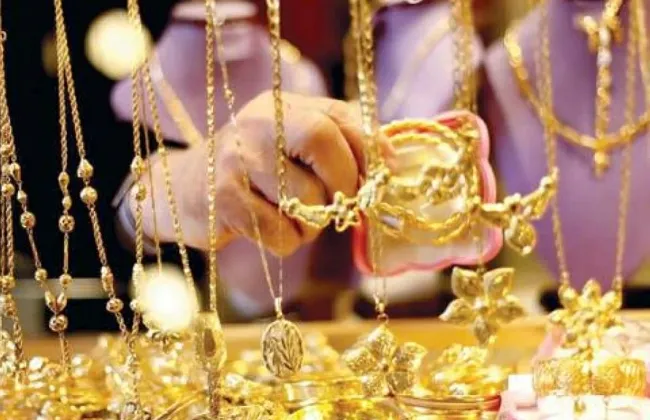  استقرار أسعار الذهب في السوق المحلي.. وعيار 21 يسجل 6945 جنيهاً بالمصنعية