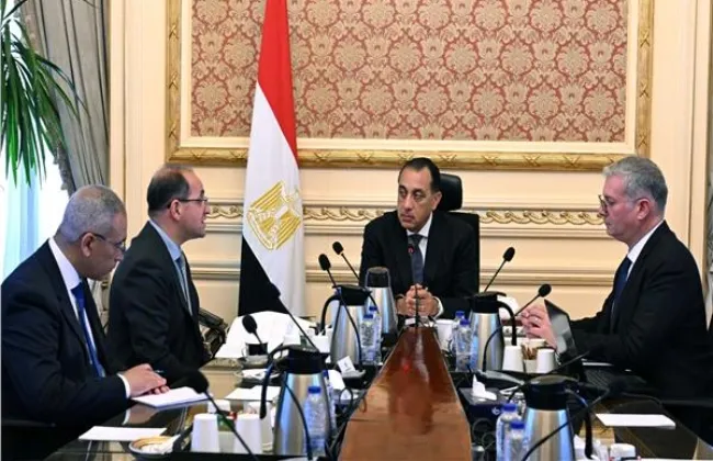رئيس الوزراء يتابع الاستعدادات لتلبية احتياجات محطات الكهرباء من الوقود خلال العيد