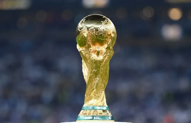 ​القاهرة تتزين لاستقبال كأس العالم.. 5 شاشات عملاقة لمشاهدة المباريات مجاناً