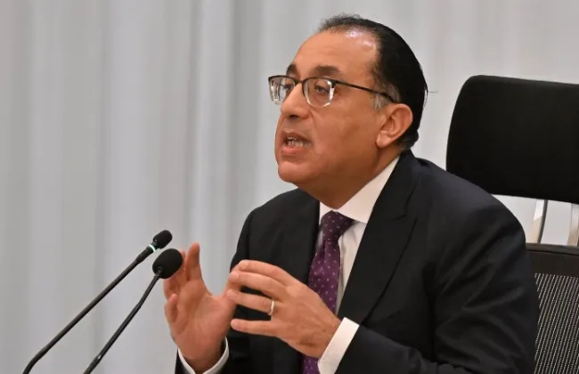 الحكومة تعلن مد قرار العمل عن بعد يوم الأحد من كل أسبوع حتى شهر يوليو