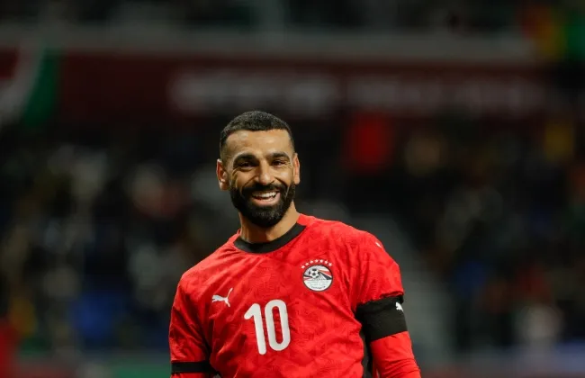 محمد صلاح يبدأ برنامجا علاجيا ويقترب من اللحاق بمباراة مصر وأستراليا