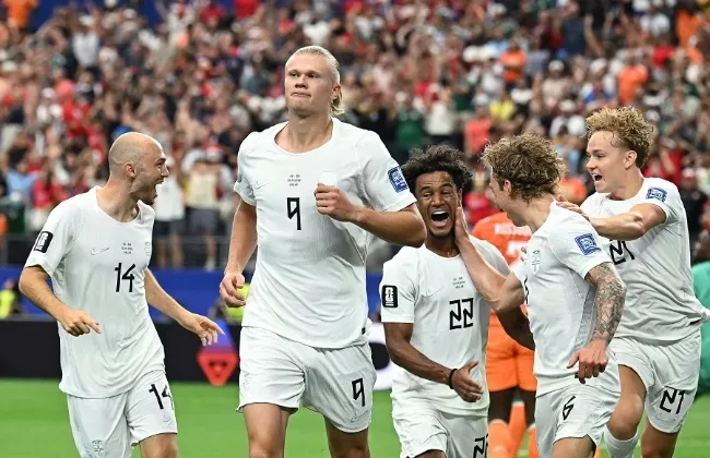 هالاند يقود النرويج لدور الـ16 في كأس العالم بفوز قاتل على كوت ديفوار