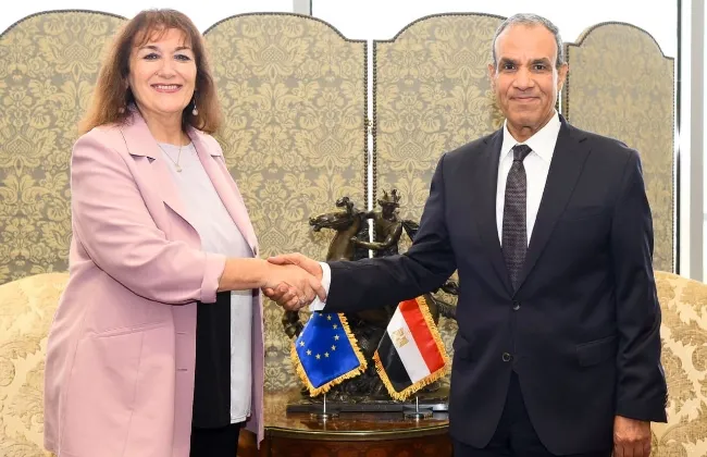 وزير الخارجية يجري مشاورات سياسية مع المفوضة الأوروبية لشؤون المتوسط