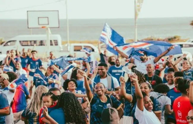 استقبال تاريخي لبعثة منتخب الرأس الأخضر بعد إنجاز المونديال