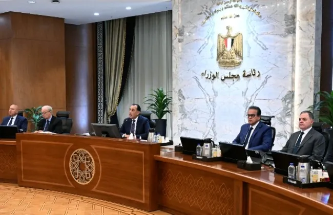 وزير الكهرباء يستعرض القدرات الحالية والمُخططة من الطاقات المتجددة