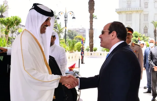 الشيخ تميم بن حمد يؤكد للرئيس السيسى على العلاقات الأخوية بين مصر وقطر
