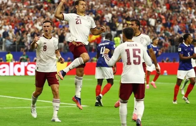 إسبانيا تنهي الشوط الأول أمام فرنسا بالتقدم 1-0 بنصف نهائي كأس العالم