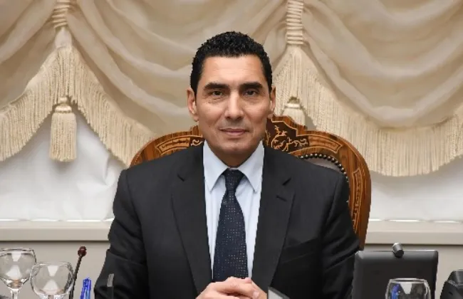 وزير الرياضة يوجّه بفتح تحقيق عاجل فى شكوى لاعب كرة قدم مستبعد بسبب اسمه