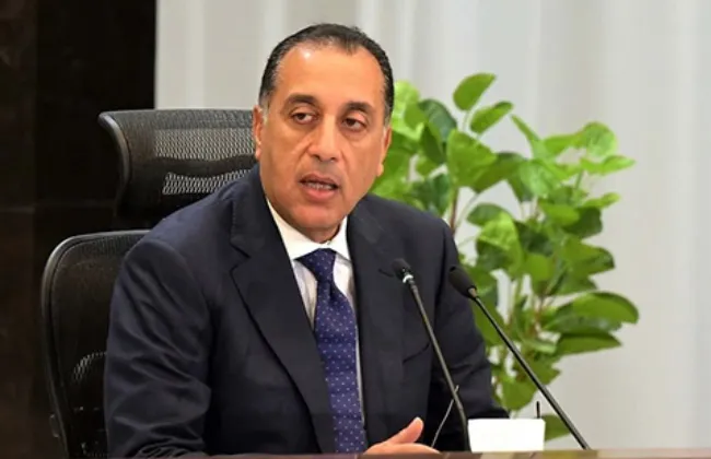 رئيس الوزراء: الدولة تمتلك سفينة تغويز أخرى وتُستخدم في حالات الطوارئ