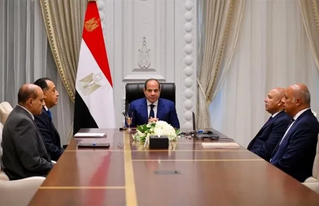 الرئيس السيسى: مشروعات النقل الجماعي الأخضر المستدام ركيزة للتنمية العمرانية