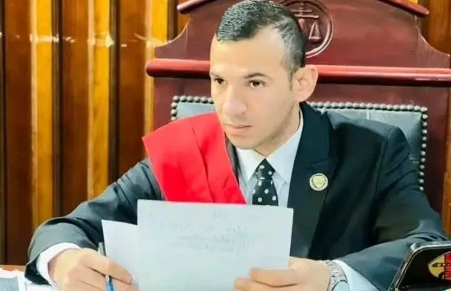 كون تشكيلا عصابيا لجمع أموال وتخصيصها لمرضى.. اعترافات منتحل صفة قاضٍ