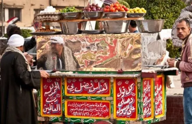 القانون يحدد أماكن عربات الطعام المتنقلة ويمنع تواجدها أمام المحال والمطاعم