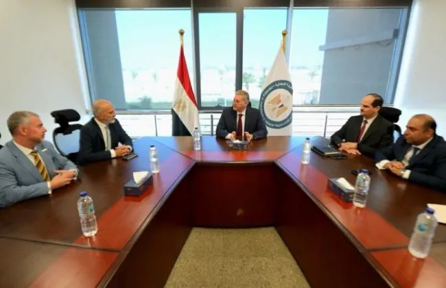 وزير البترول يبحث مع إكسون موبيل آليات ربط اكتشافاتها بقبرص بالبنية التحتية المصرية