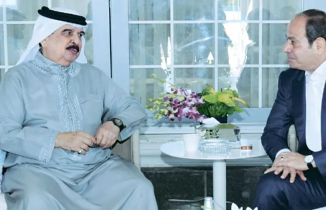 الرئيس السيسى يودّع ملك البحرين بمطار العلمين فى ختام زيارته لمصر