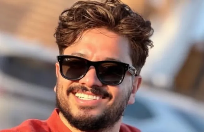قاعد على نار .. مصطفى حجاج يعود بألبوم جديد بتجربة موسيقية مختلفة