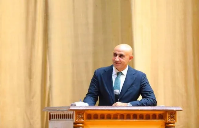وزير التعليم: الالتزام بالخريطة الزمنية المعلنة للعام الدراسي من 12 سبتمبر