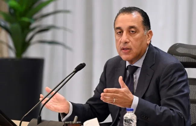 رئيس الوزراء يهنئ شيخ الأزهر بمناسبة ذكرى المولد النبوي الشريف
