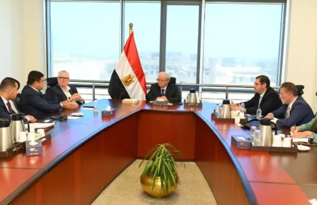 نائب رئيس الوزراء يبحث مستجدات مشروع 