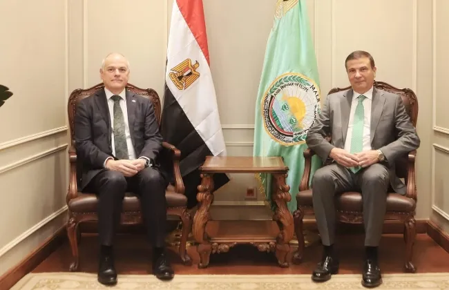 وزير الزراعة يستقبل السفير الأسترالي بالقاهرة لبحث تعزيز التعاون المشترك