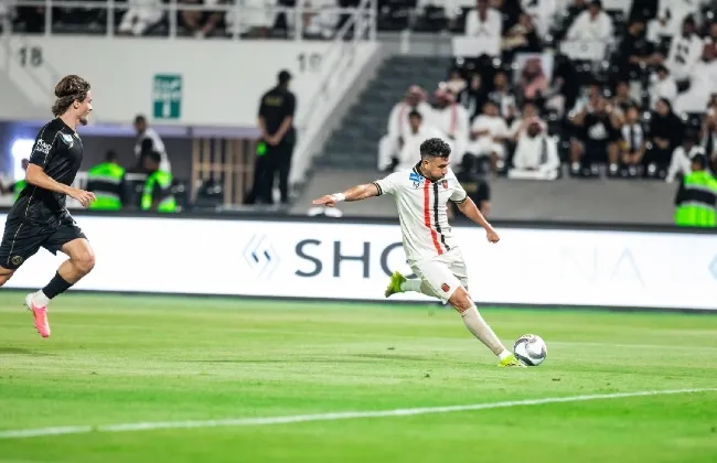 محمود تريزيجيه يسجل ويصنع في تعادل مثير بين الشباب ضد الرياض 3-3