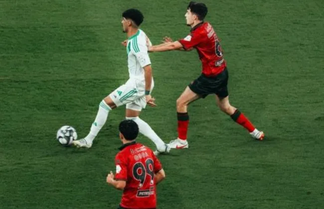 الأهلي يخسر بثلاثية أمام الخلود في الدوري السعودي
